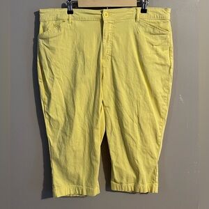 $6💛Bundled St. John's Bay Capris